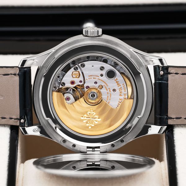 Patek Philippe Calatrava 5227G-010